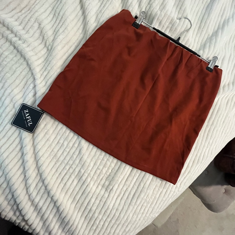 Zaful Women's Burnt Orange Mini Skirt NWT - Picture 3 of 6